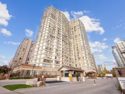 Condo Apartment in Mississauga