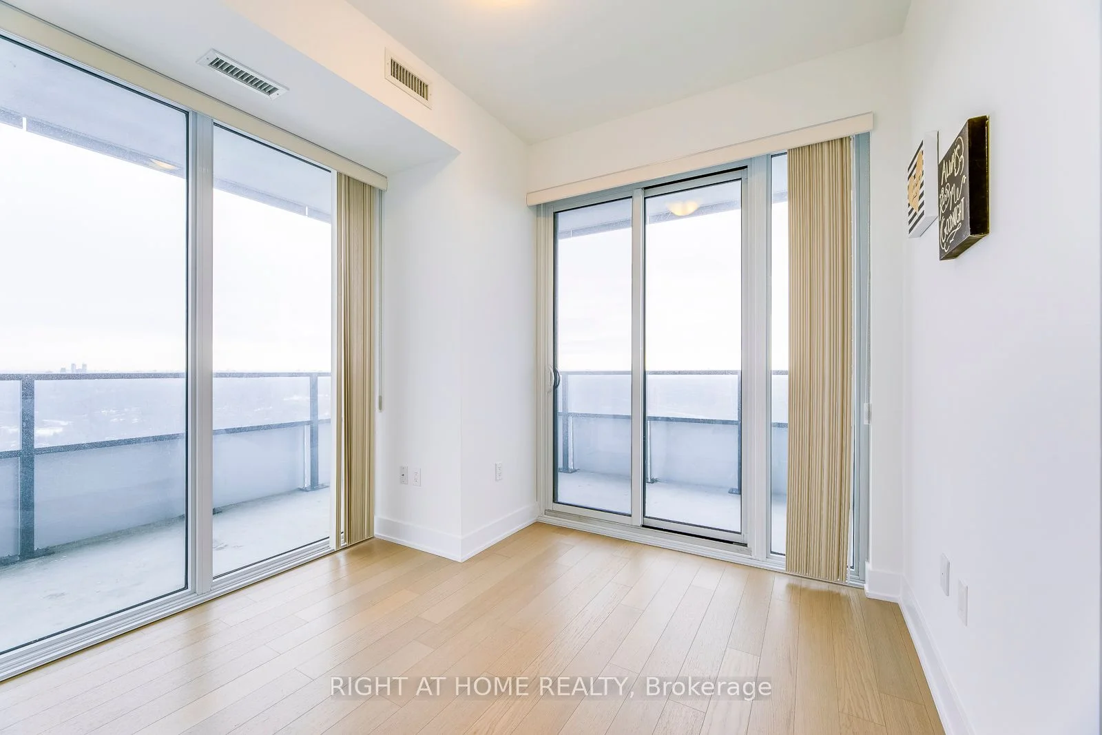 30 Shore Breeze Drive 4611, Toronto W06, ON M8V 0J1