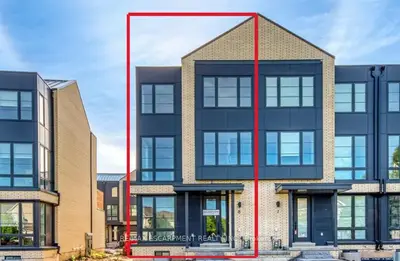 Condo Townhouse in Burlington