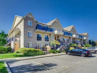 Condo Townhouse in Mississauga