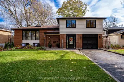 Detached in Burlington