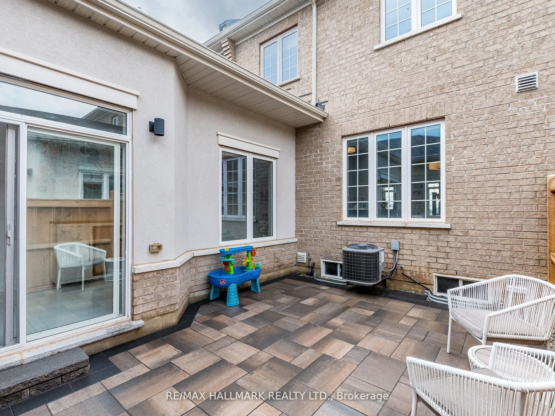 4023 Sixth Line, Oakville, ON L6H 3P8