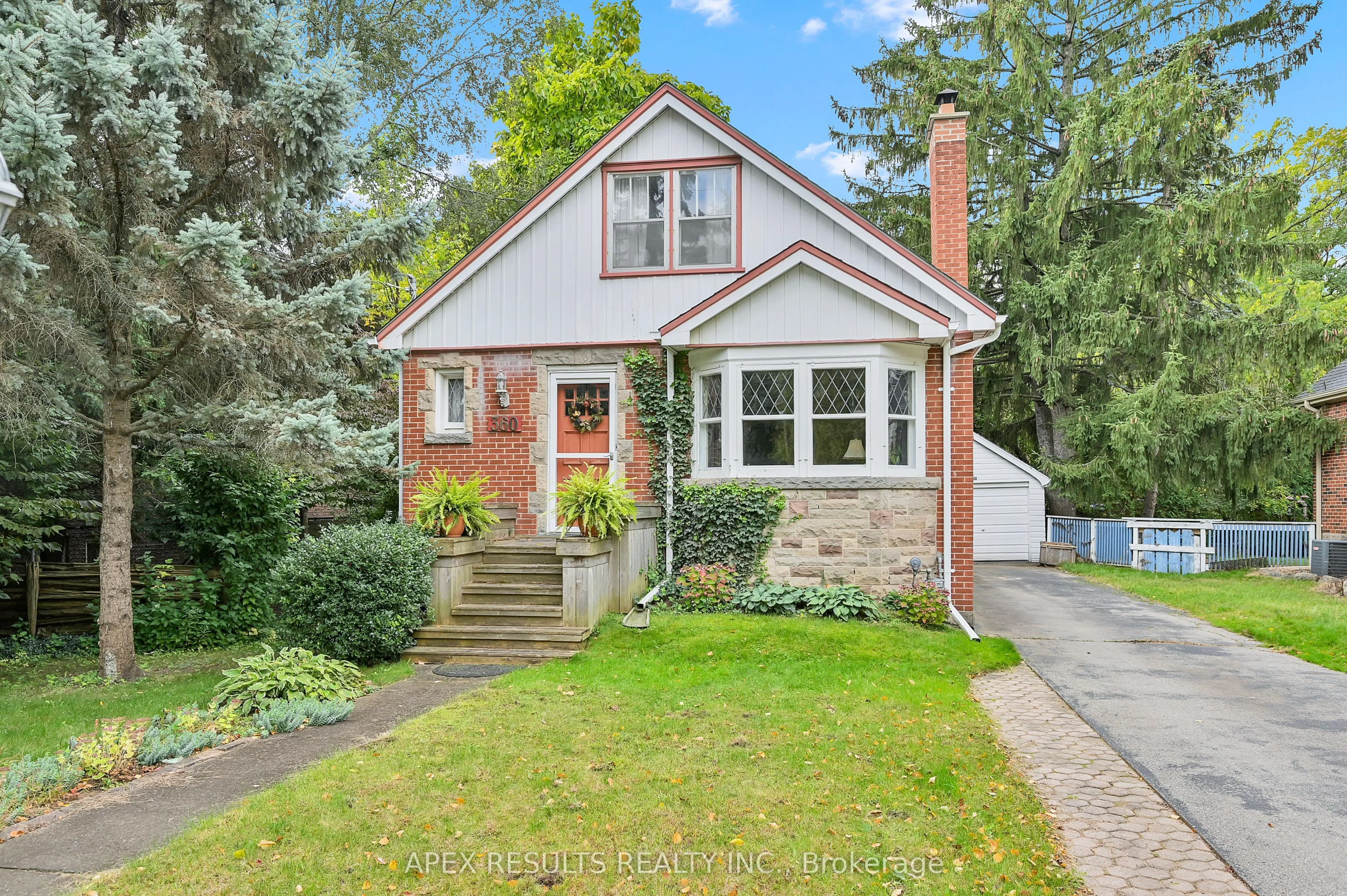 Detached in Burlington