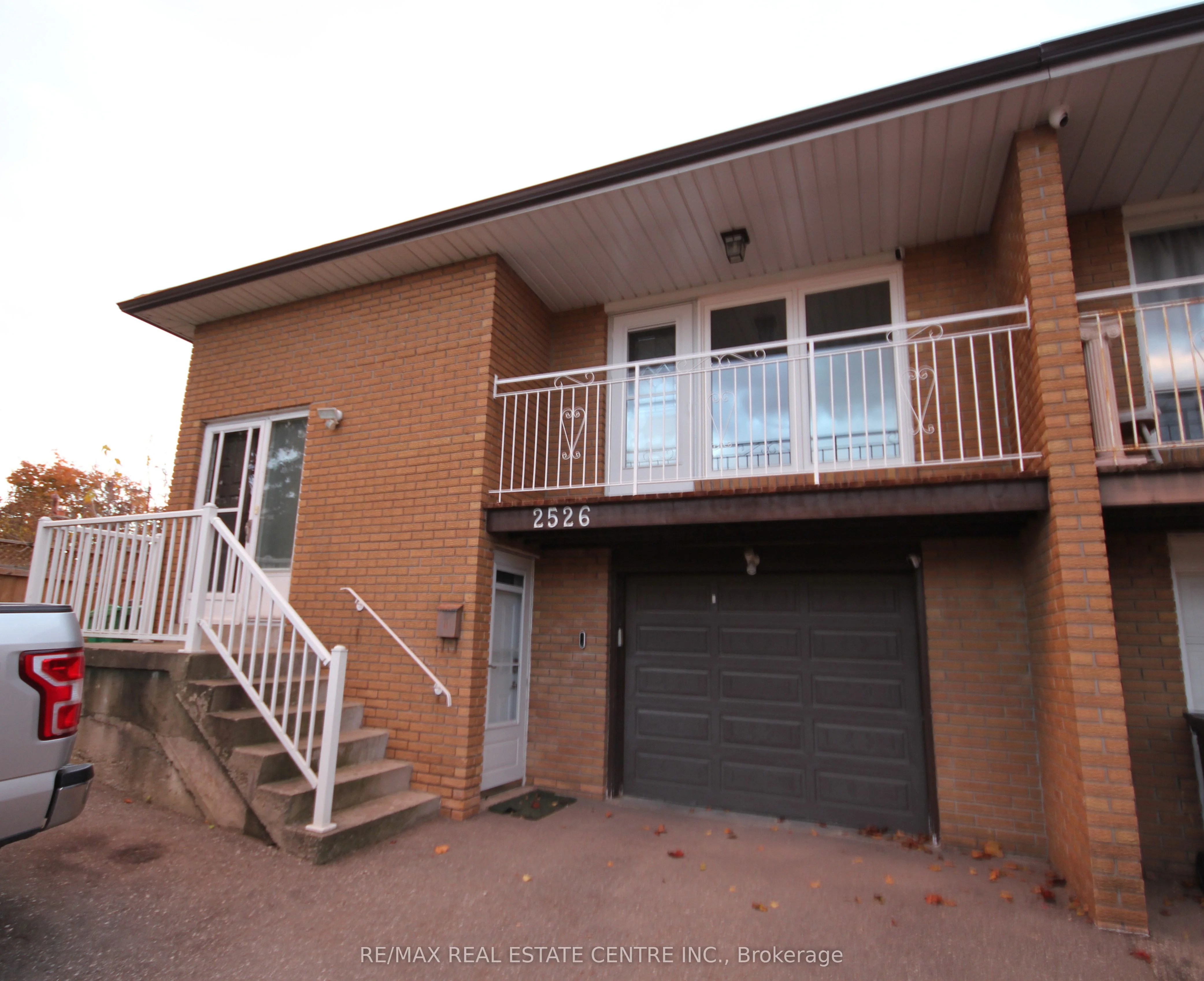 2526 Crystalburn Avenue Main, Mississauga, On L5b 2l7