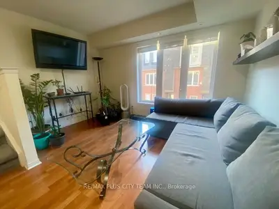 Condo Townhouse in Toronto