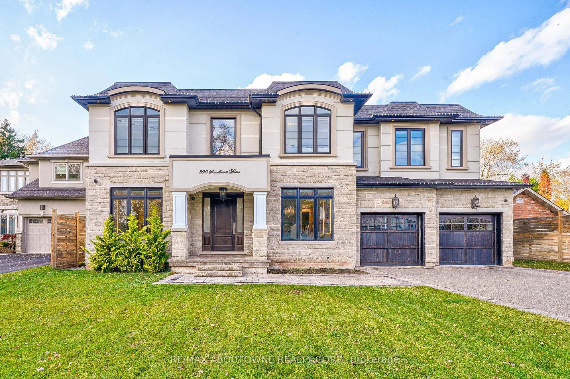 390 Sandhurst Drive, Oakville, On L6l 4l3