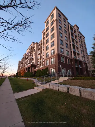 Condo Apartment in Oakville