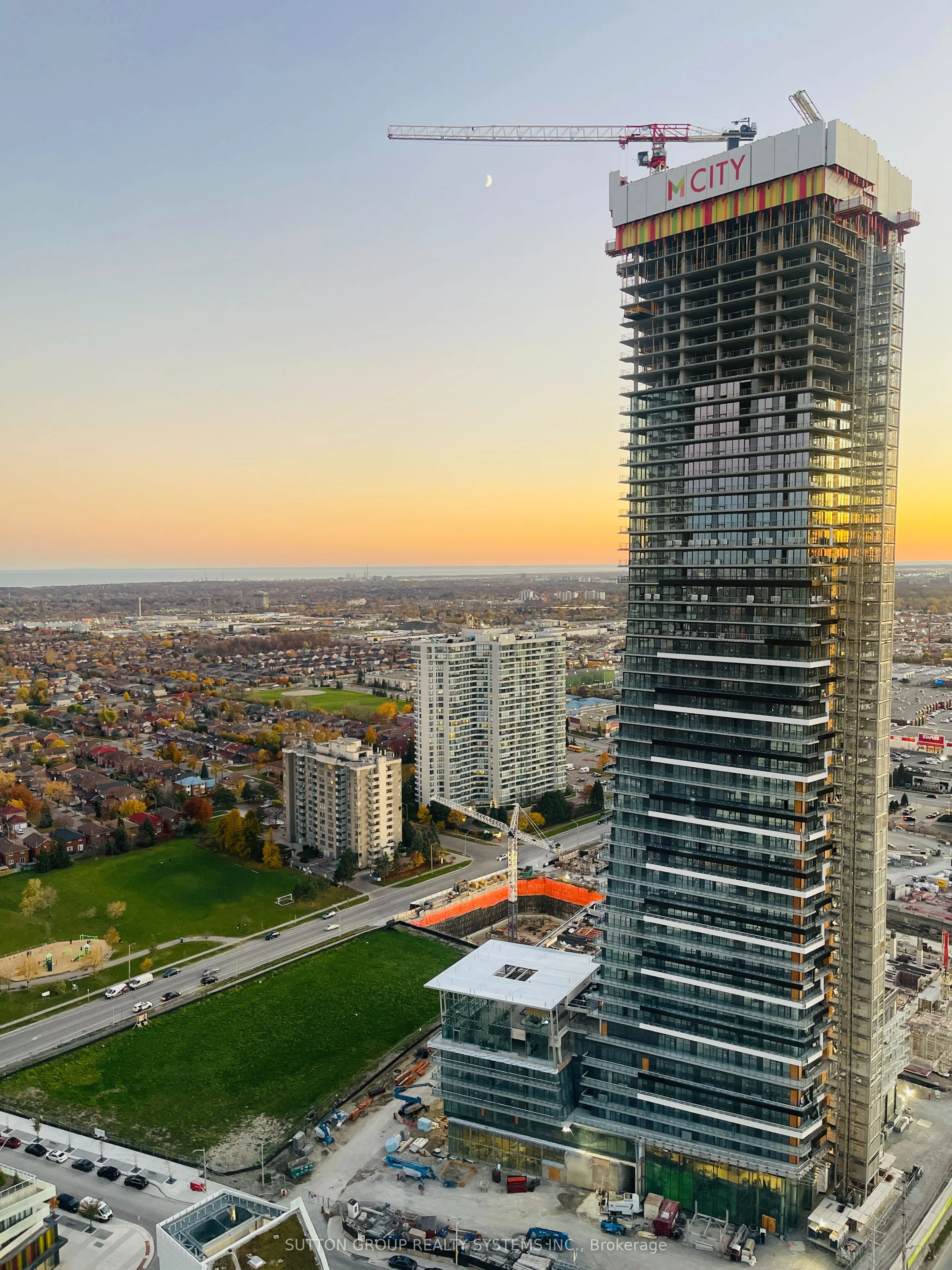 4011 Brickstone Mews 3509, Mississauga, ON L5B 0G3