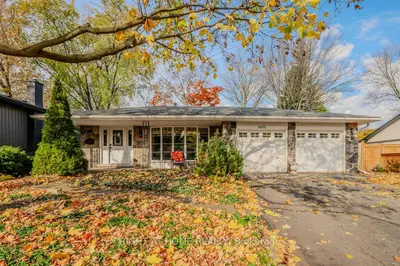 Detached in Burlington