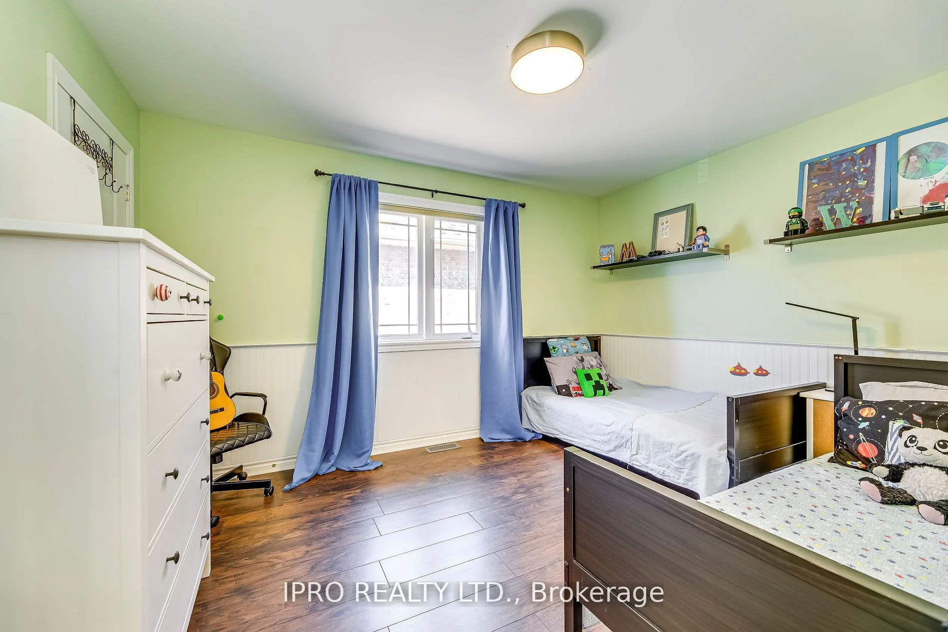 2317 foxfield Road, Oakville, ON L6M 4C9