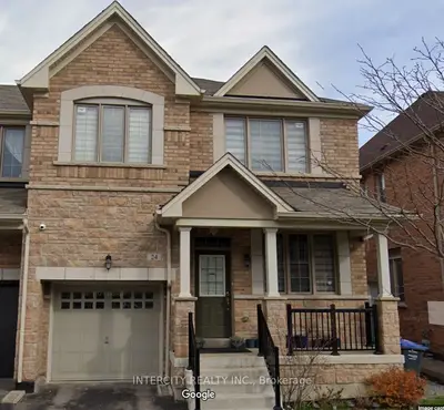 Att/Row/Townhouse in Brampton