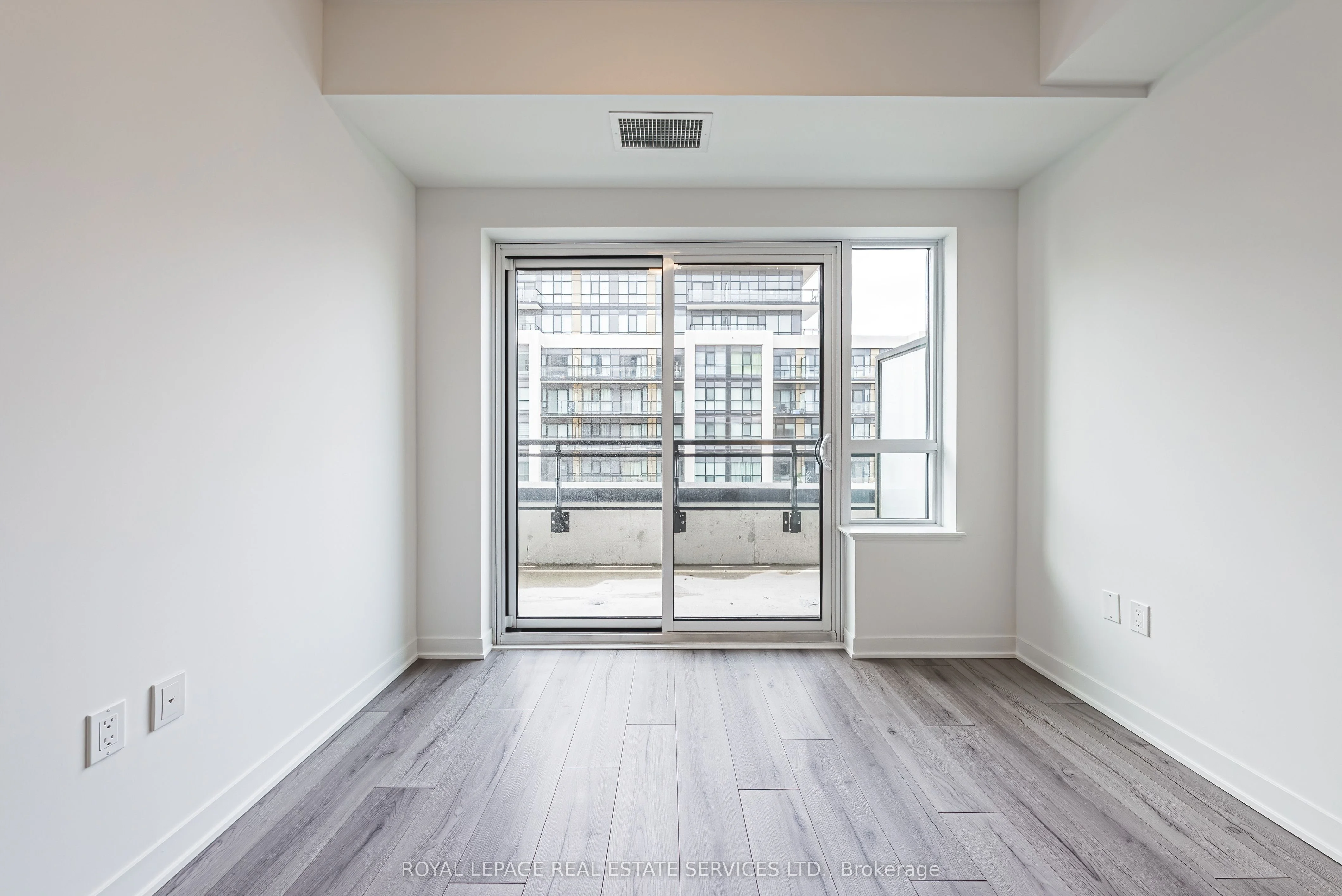 395 DUNDAS Street W 623, Oakville, ON L6M 0R8