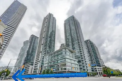 Condo Townhouse in Mississauga