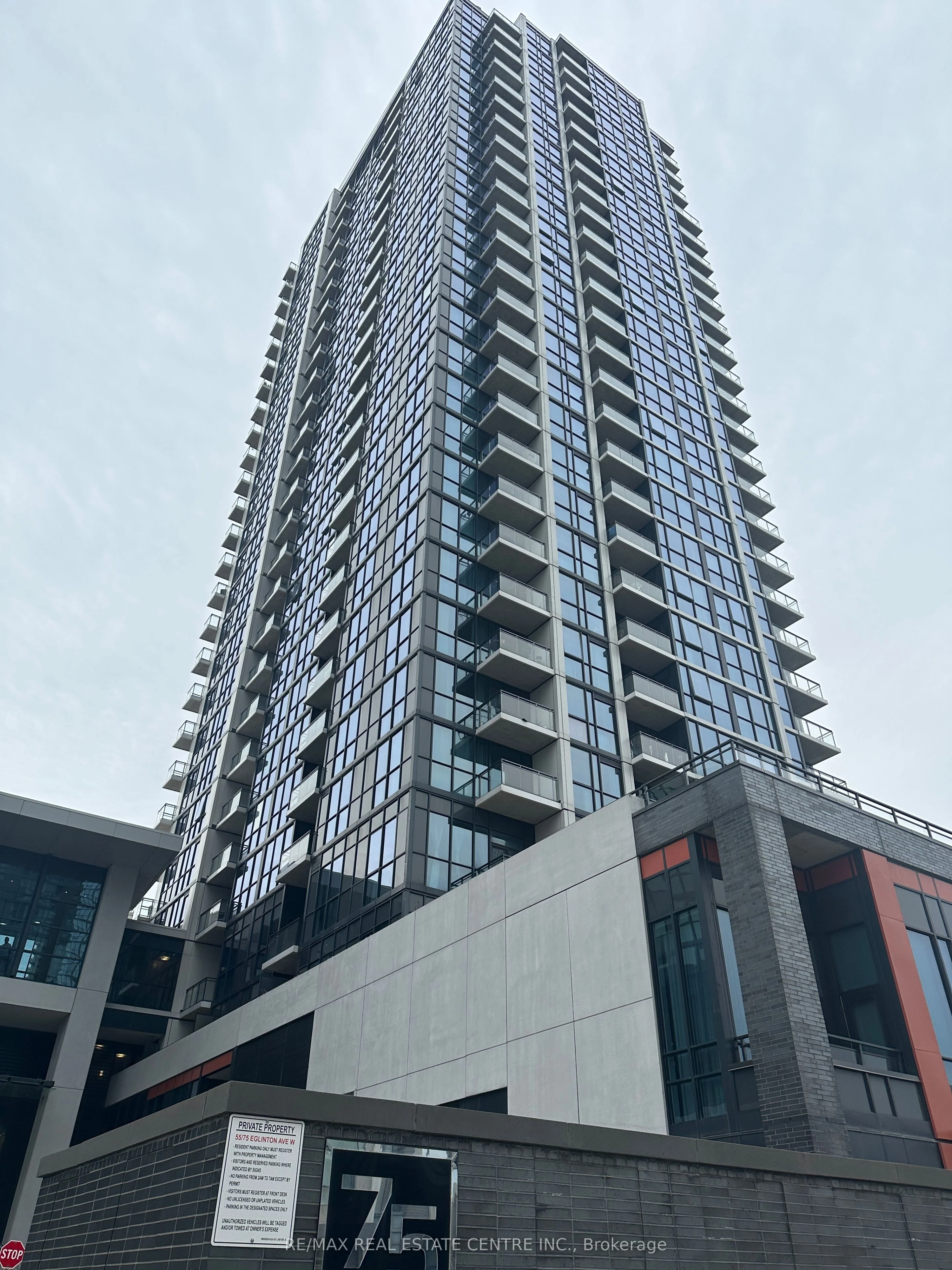 75 Eglinton Avenue 1404, Mississauga, On L5r 0e4