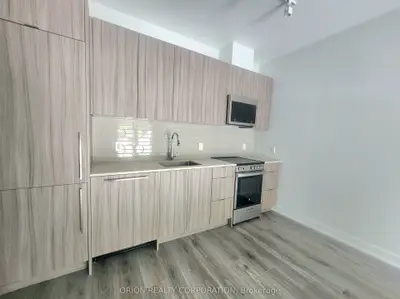 Condo Apartment in Mississauga