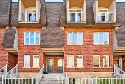Condo Townhouse in Toronto