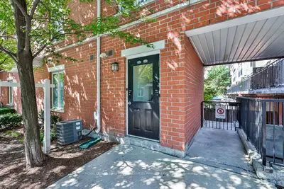 Condo Townhouse in Toronto