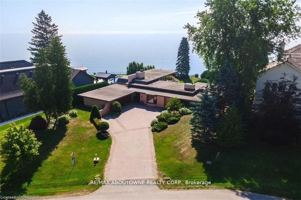 1044 ARGYLE Drive, Oakville, ON L6J 1A7