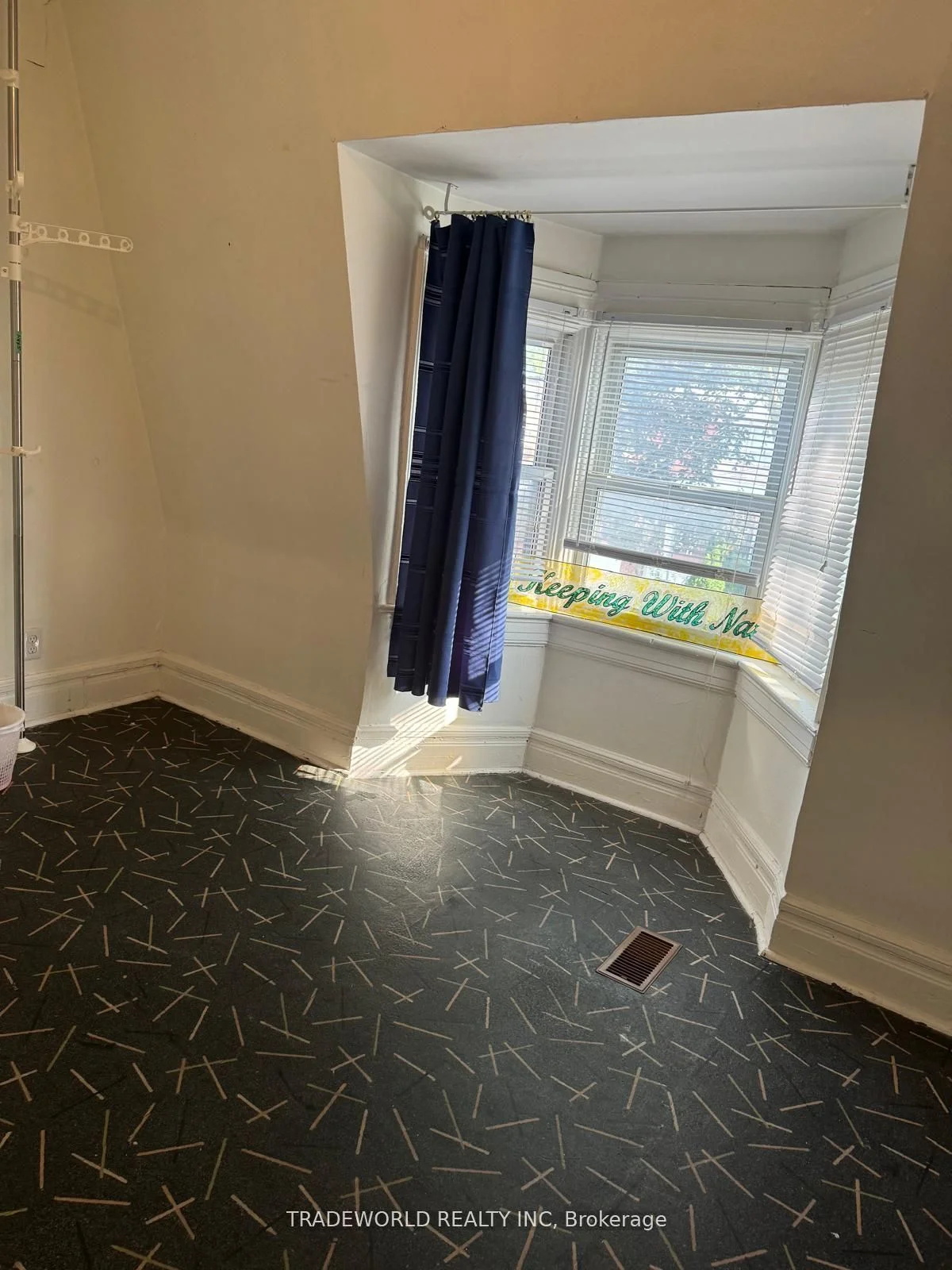 178 Yarmouth Road, Toronto W02, ON M6G 1X4
