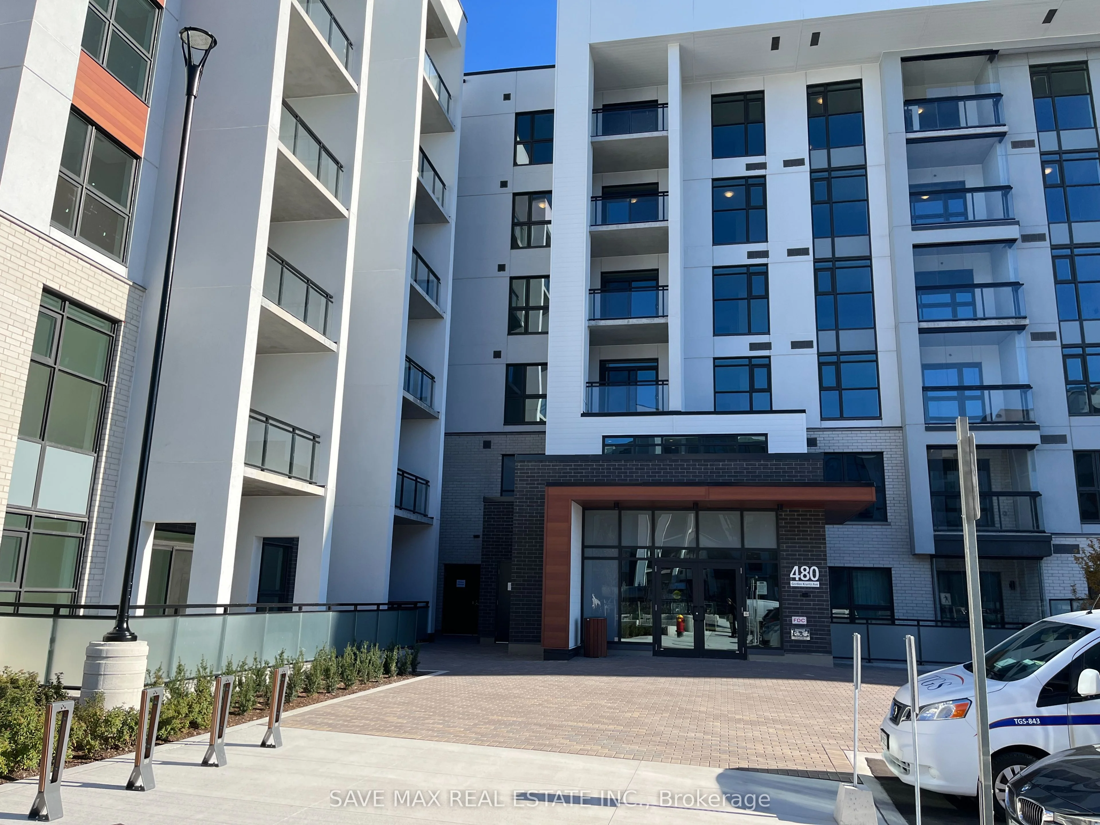 Common Element Condo in Milton