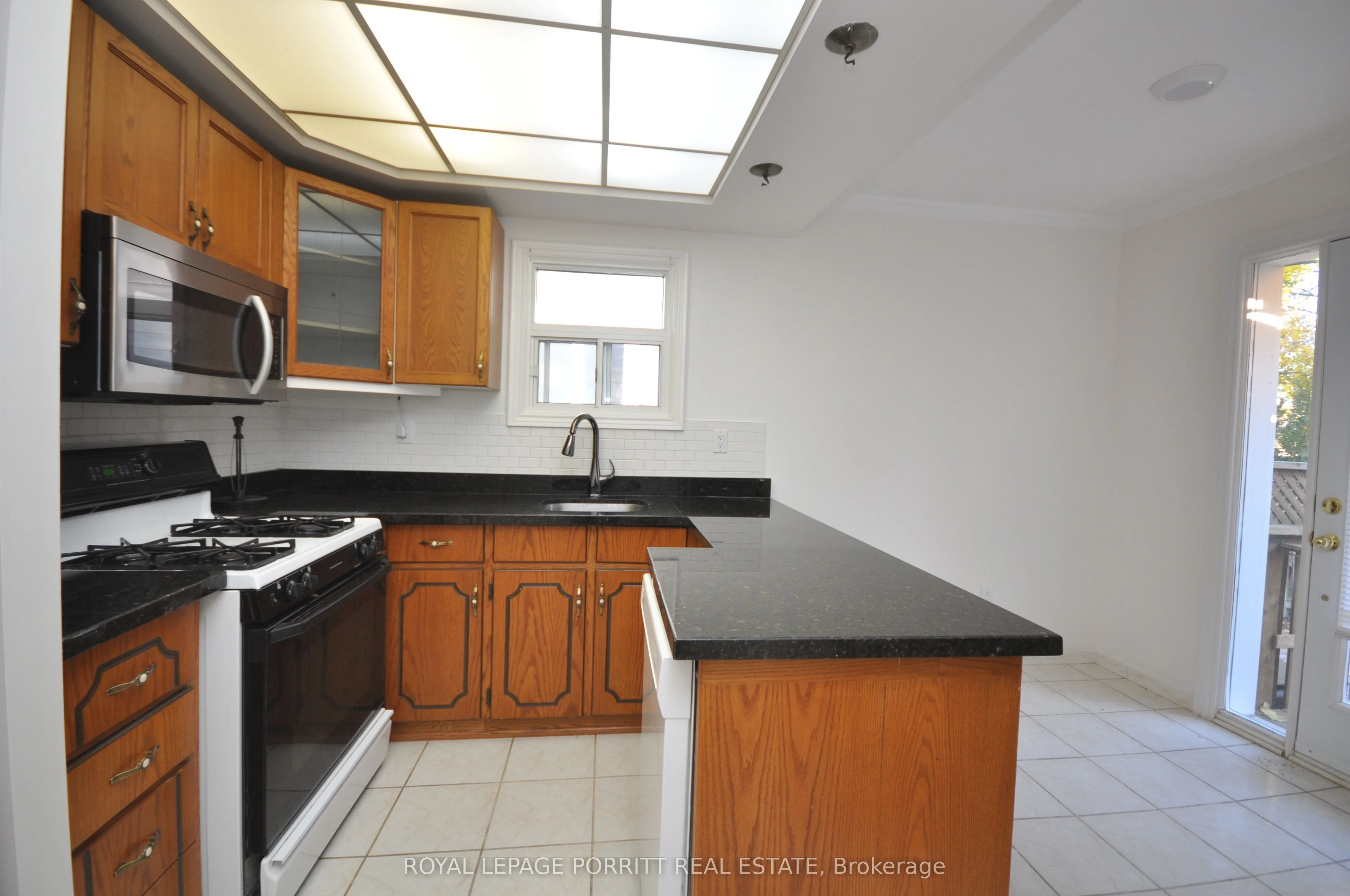 47 Radlett Avenue Main, Toronto W06, ON M8W 4N1