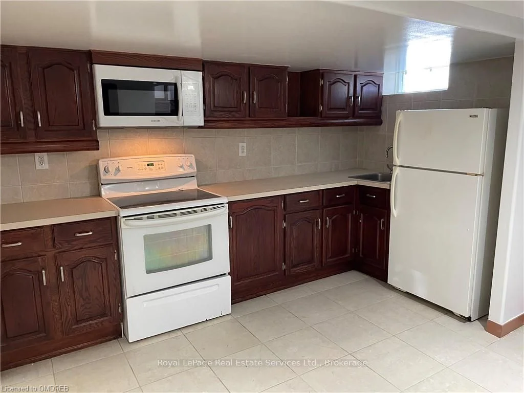 132 ELMWOOD Road LOWER LVL, Oakville, ON L6K 2A7