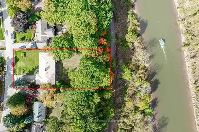 Detached in Oakville