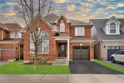 Detached in Oakville
