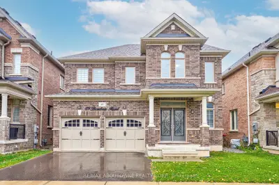 Detached in Oakville