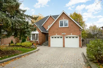 1628 Tipperary Court W, Mississauga, On L5h 3z4