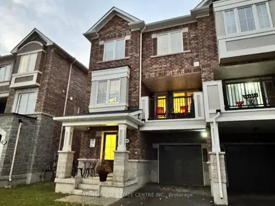 Att/Row/Townhouse in Milton