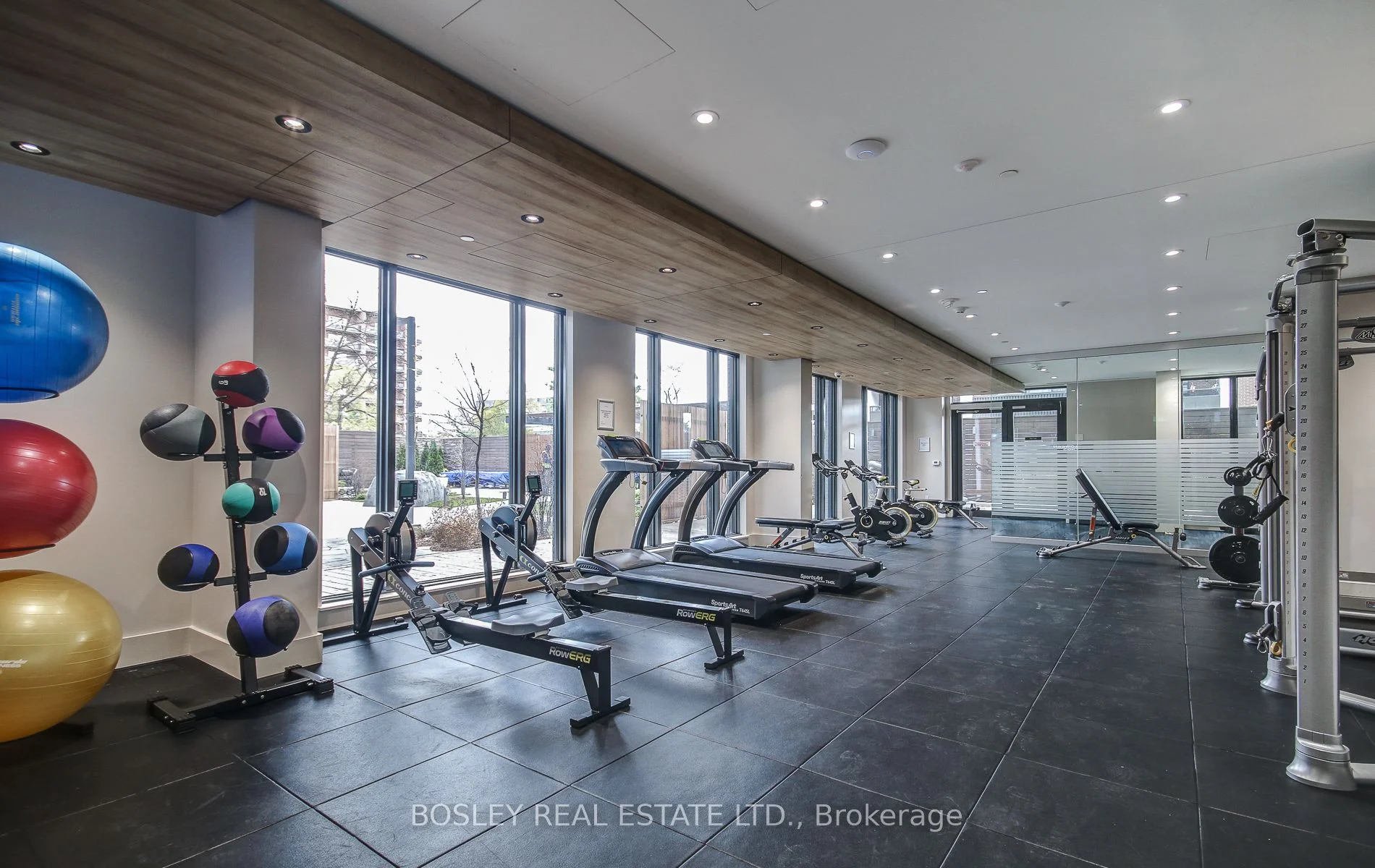 21 Park Street E 702, Mississauga, ON L5G 0C2