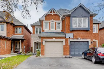 Semi-Detached in Mississauga