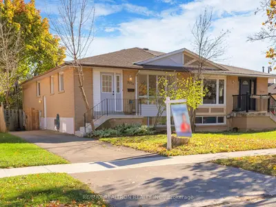 Semi-Detached in Mississauga