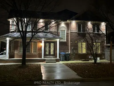 Semi-Detached in Mississauga