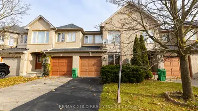 Att/Row/Townhouse in Brampton