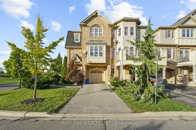 Att/Row/Townhouse in Milton