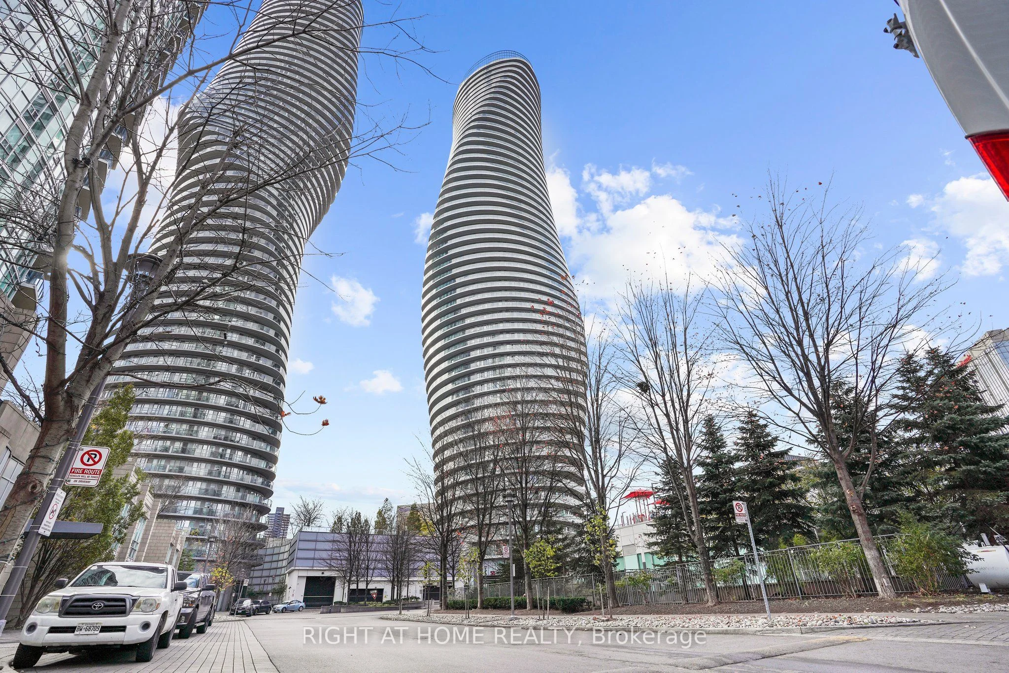50 Absolute Avenue 2405, Mississauga, On L4z 0a8