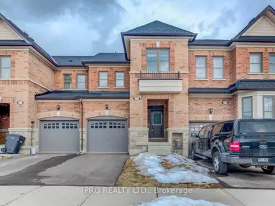 Att/Row/Townhouse in Caledon