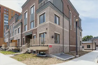 Condo Townhouse in Toronto