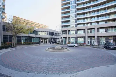 Condo Apartment in Mississauga