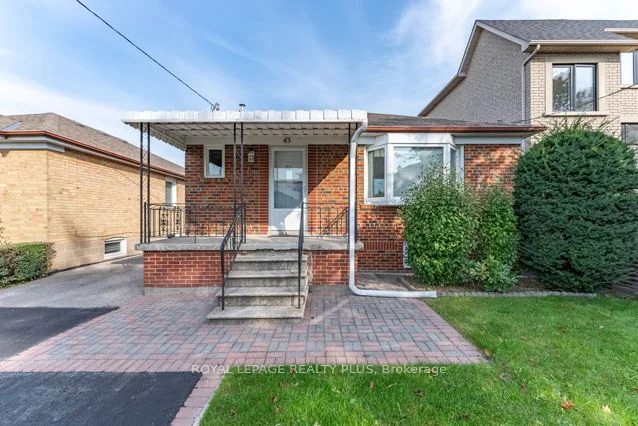 43 St George Street (upper), Toronto W06, On M8z 3y6
