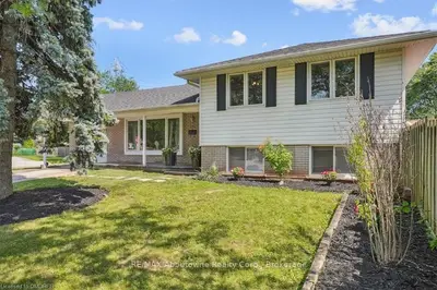 Detached in Burlington