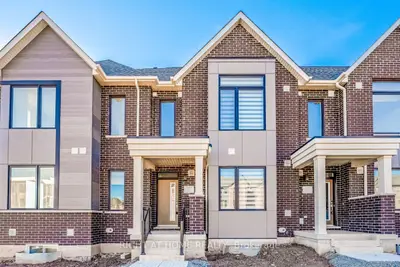 Att/Row/Townhouse in Oakville