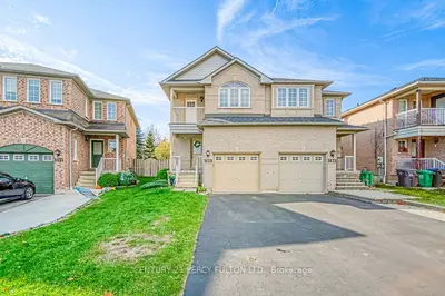 Semi-Detached in Mississauga