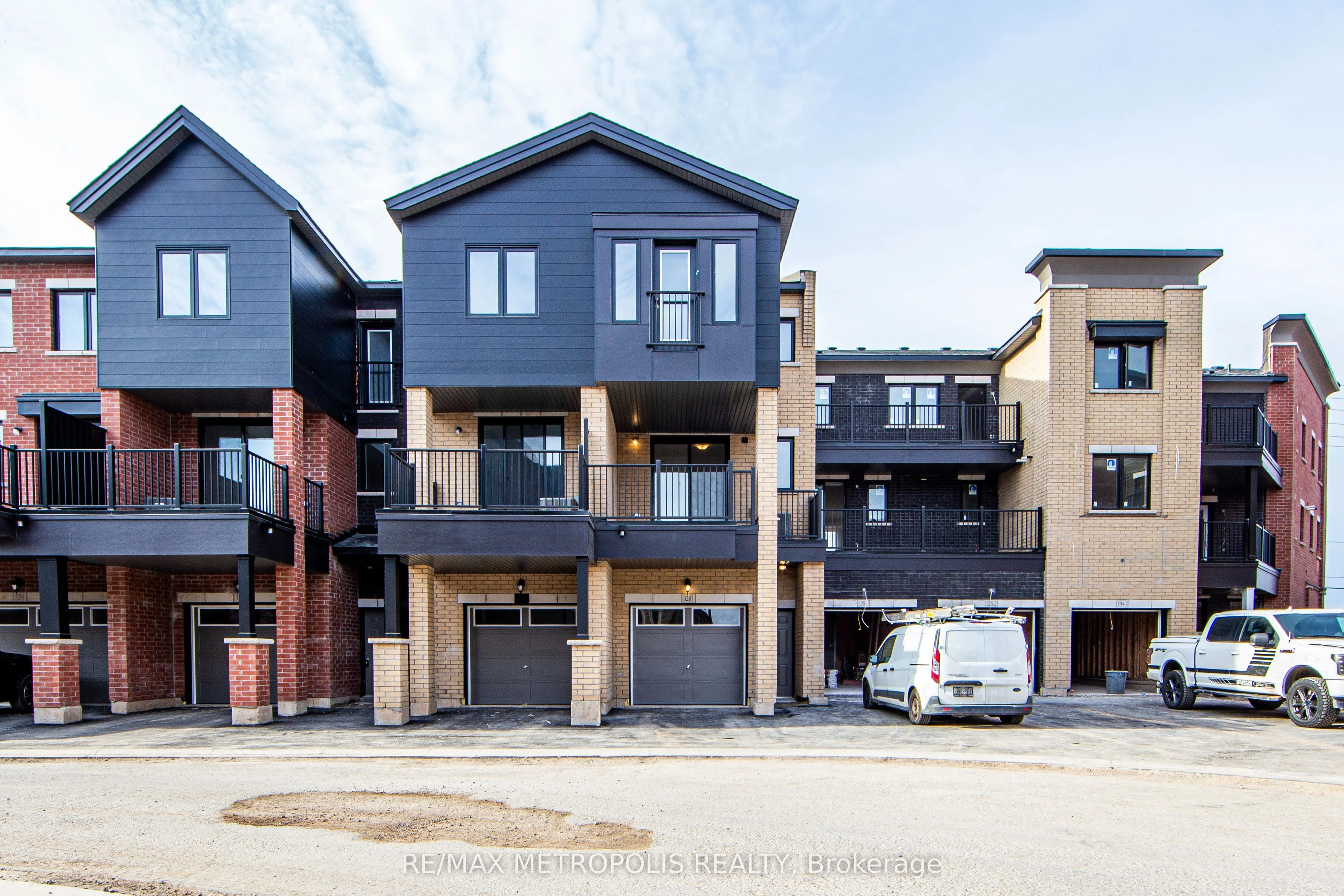 3287 Sixth Line, Oakville, On L6h 0z8