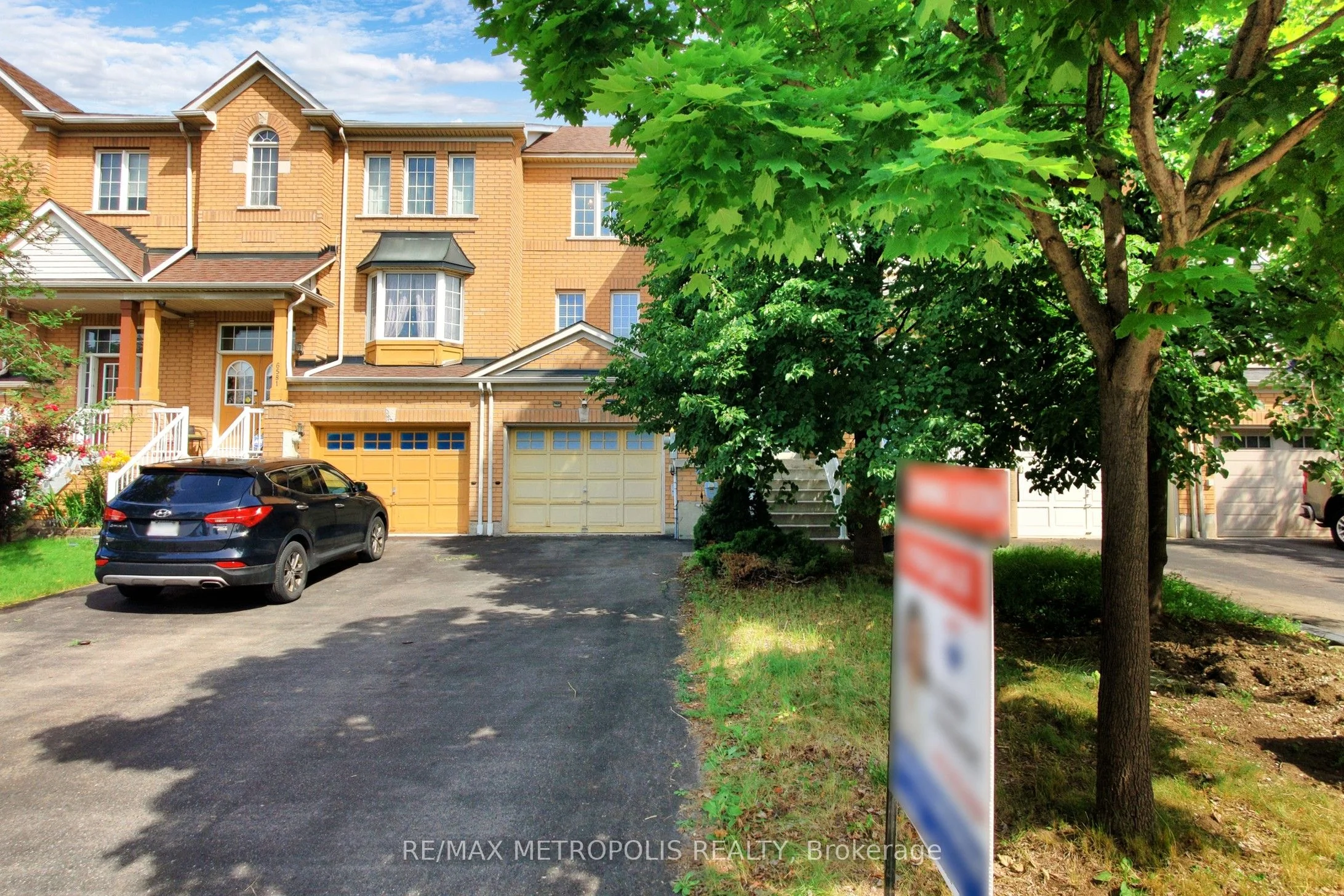 Att/Row/Townhouse in Mississauga