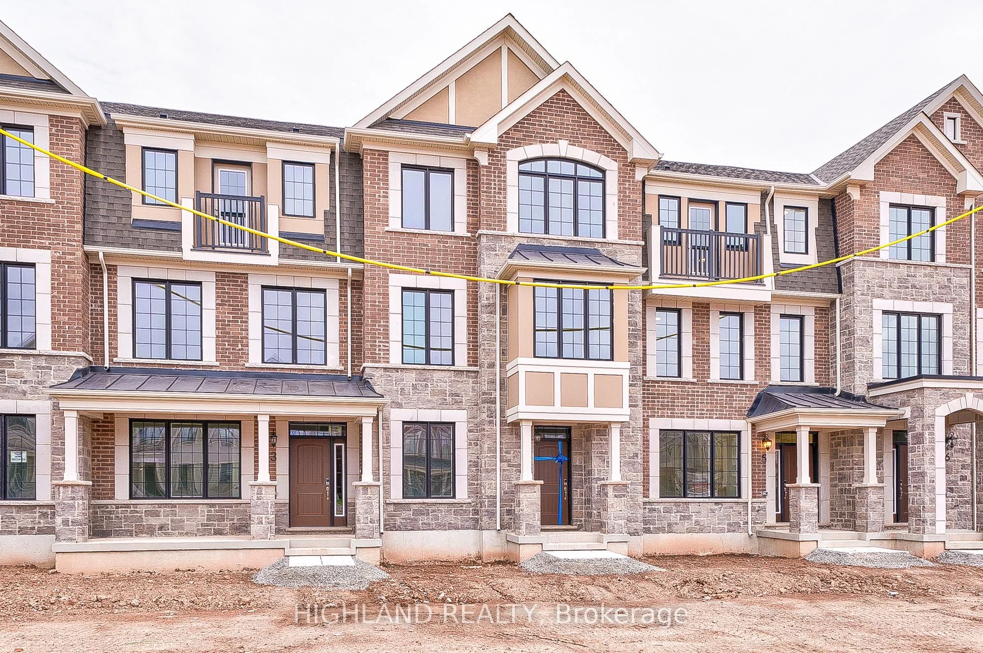 Att/Row/Townhouse in Oakville
