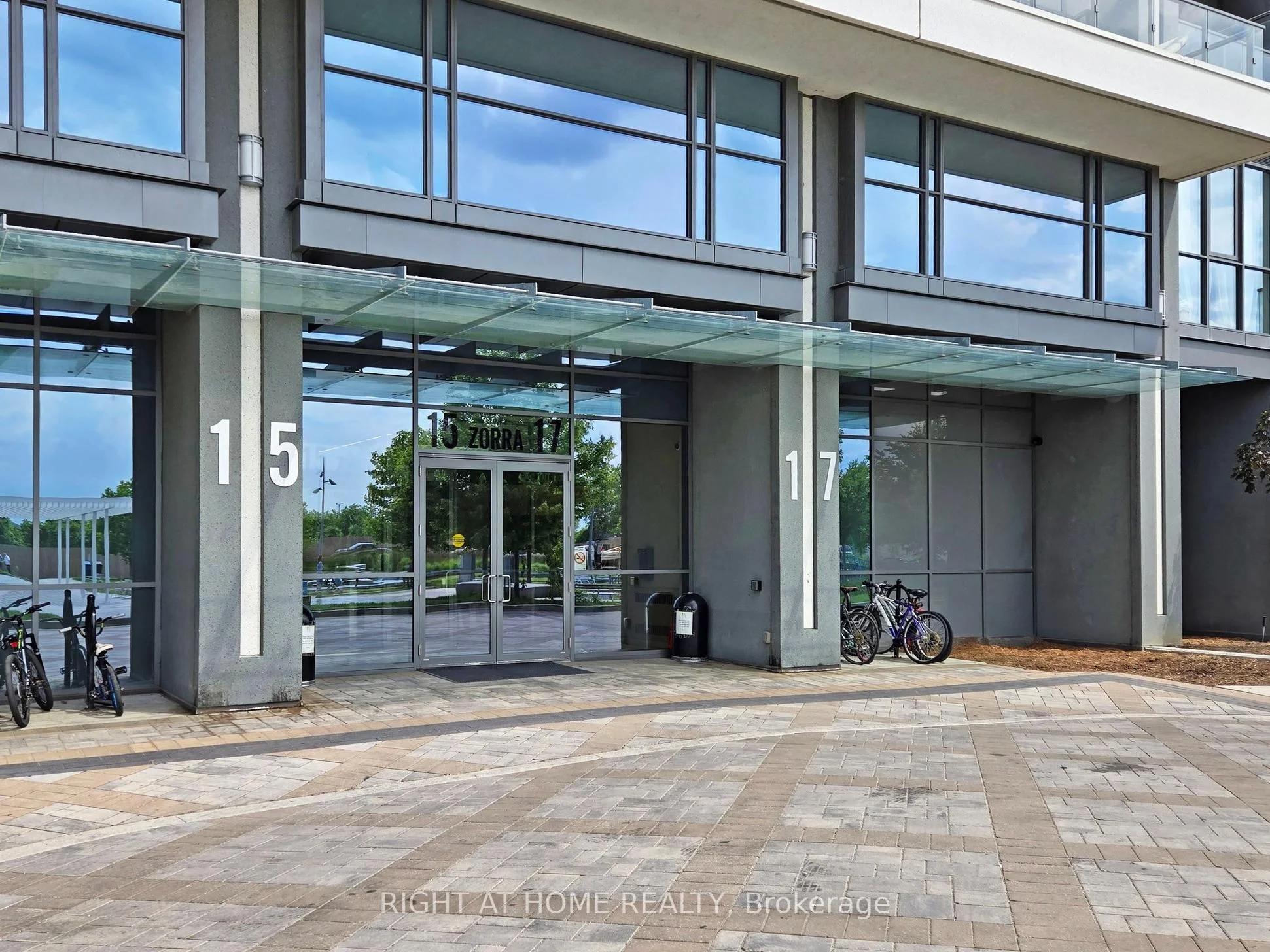 17 Zorra Street 209, Toronto W08, ON M8Z 4Z6