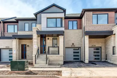 Att/Row/Townhouse in Oakville